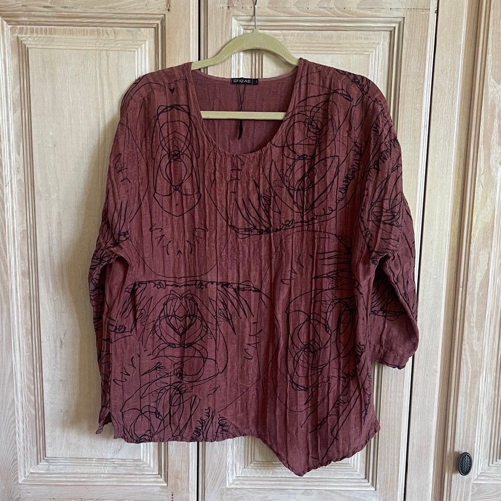 Grazis top
Mauve Silk and linen blend
Stunning Art for piece of clothing